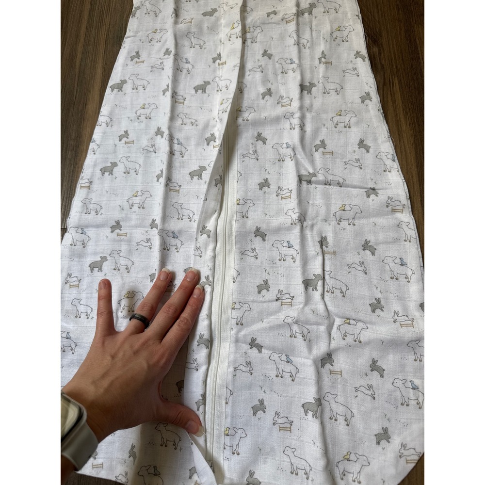 NWOT Mud Pie Muslin Sleep Sack 6-12 Months White Sheep Bunnies Cloth Bag - Picture 6 of 6